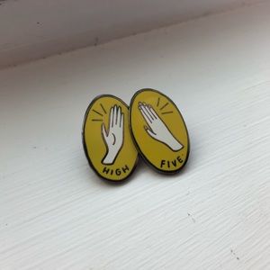 Valley Cruise “High Five” Pins